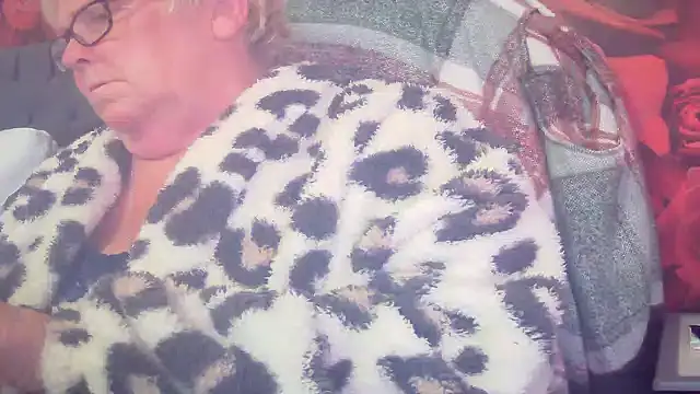 Snapshot of Playful_MILF_Demi chatting on May 3, 2026, 8:20 am Playful MILF Demi online show from May 3, 2026, 8:20 am