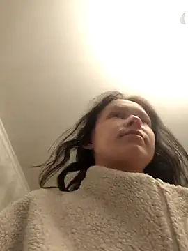 Snapshot of AlettaPaltrova chatting on October 22, 2025, 4:13 am AlettaPaltrova online show from October 22, 2025, 4:13 am