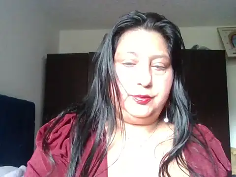 Karina Betherlsen online show from October 12, 2025, 5:56 pm