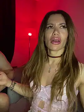 LyraEva online show from October 10, 2025, 10:42 pm