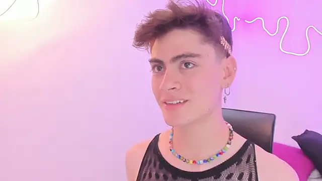 Sam Clark online show from November 5, 2025, 3:28 am