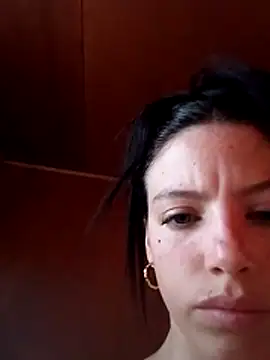 Snapshot of Gonzalezjuli chatting on November 9, 2025, 9:13 pm Gonzalezjuli online show from November 9, 2025, 9:13 pm