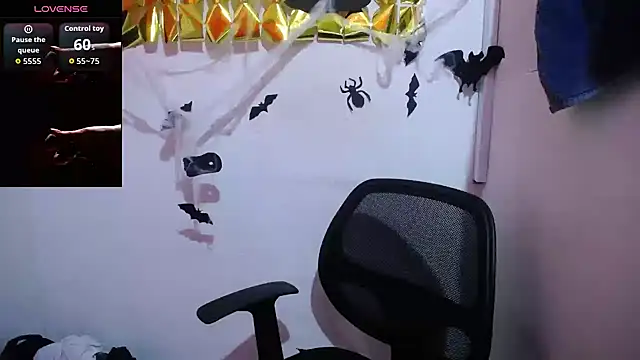 cherry blond online show from October 16, 2025, 11:50 pm