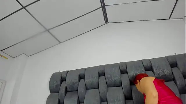 vauroraper online show from October 15, 2025, 1:17 am