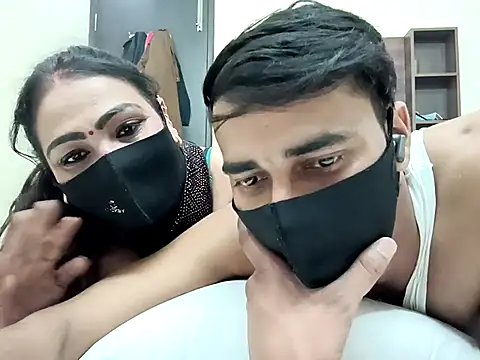 horny milf couple online show from October 30, 2025, 6:41 pm