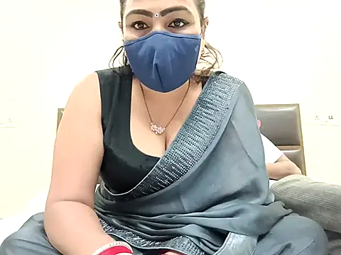 Snapshot of horny_milf_couple chatting on February 5, 2026, 7:07 pm horny milf couple online show from February 5, 2026, 7:07 pm