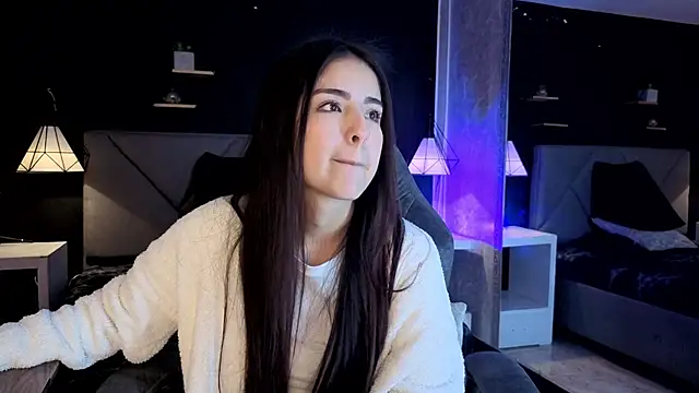 giapearl25 online show from November 3, 2025, 2:40 pm