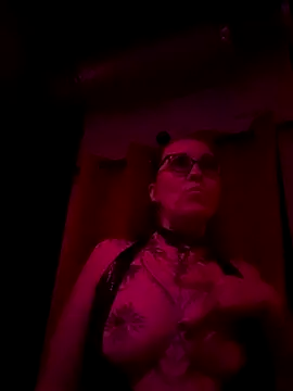 Snapshot of kikine69 chatting on October 4, 2025, 7:34 pm kikine69 online show from October 4, 2025, 7:34 pm