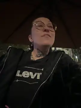 Snapshot of kikine69 chatting on November 16, 2025, 7:19 pm kikine69 online show from November 16, 2025, 7:19 pm