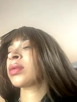 alahia hank online show from November 27, 2025, 6:32 pm