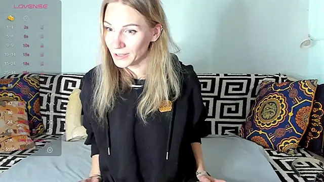 Snapshot of Amalia_Mio chatting on October 12, 2025, 8:02 am Amalia Mio online show from October 12, 2025, 8:02 am