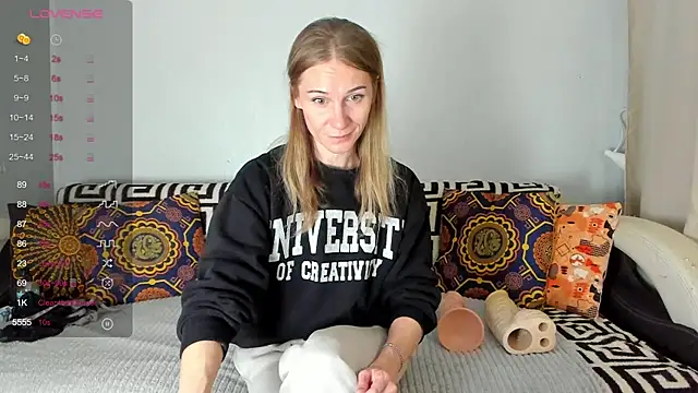 Amalia Mio online show from November 24, 2025, 8:03 am