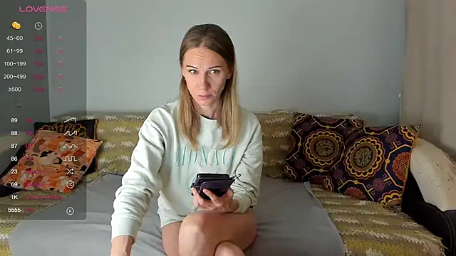 Amalia Mio online show from December 3, 2025, 8:12 am