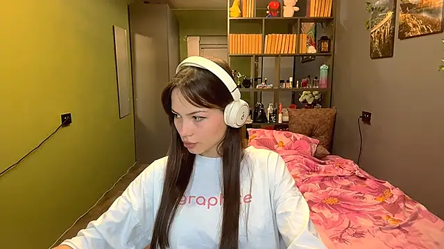 MysticAlisa online show from October 8, 2025, 10:13 am