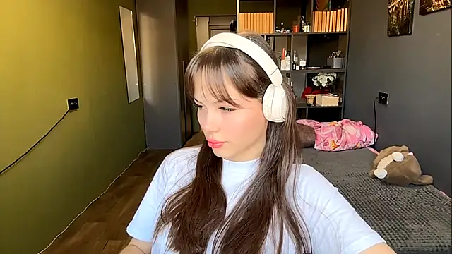 MysticAlisa online show from December 2, 2025, 6:08 am