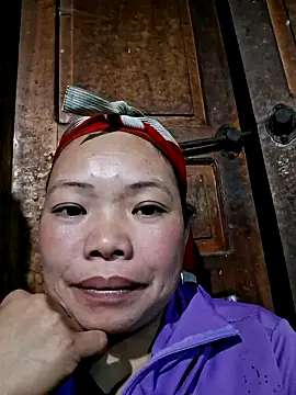 Snapshot of miomio-12 chatting on October 5, 2025, 12:14 pm miomio-12 online show from October 5, 2025, 12:14 pm