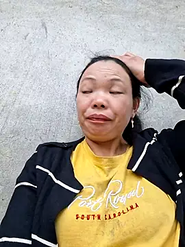 Snapshot of miomio-12 chatting on October 7, 2025, 12:19 am miomio-12 online show from October 7, 2025, 12:19 am