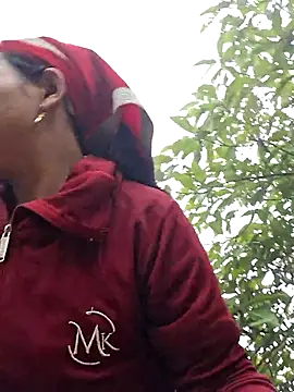 Snapshot of miomio-12 chatting on November 6, 2025, 12:44 am miomio-12 online show from November 6, 2025, 12:44 am