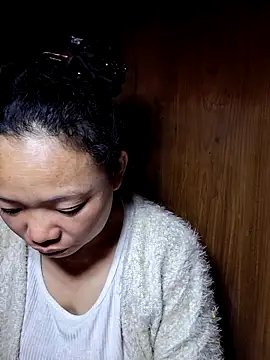 miomio-12 online show from December 14, 2025, 9:41 pm