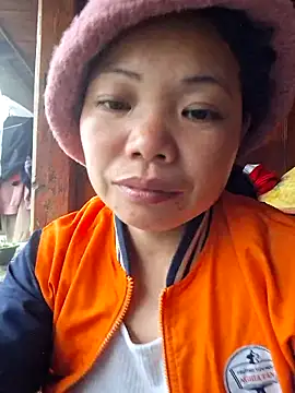 miomio-12 online show from February 25, 2026, 1:04 am