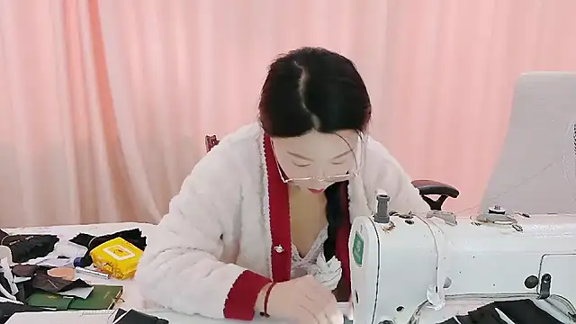 Snapshot of CCOO520 chatting on October 27, 2025, 4:16 am CCOO520 online show from October 27, 2025, 4:16 am