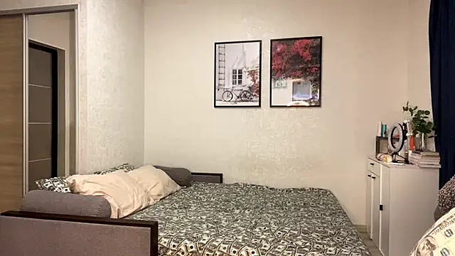 LunaMoonstar online show from October 24, 2025, 1:07 pm