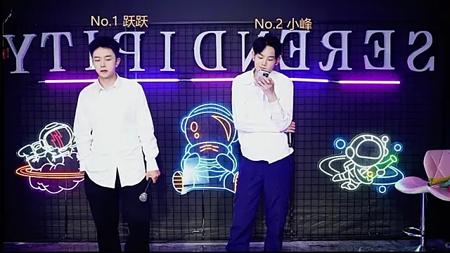 Snapshot of Boygayhouse chatting on October 7, 2025, 5:15 am Boygayhouse online show from October 7, 2025, 5:15 am