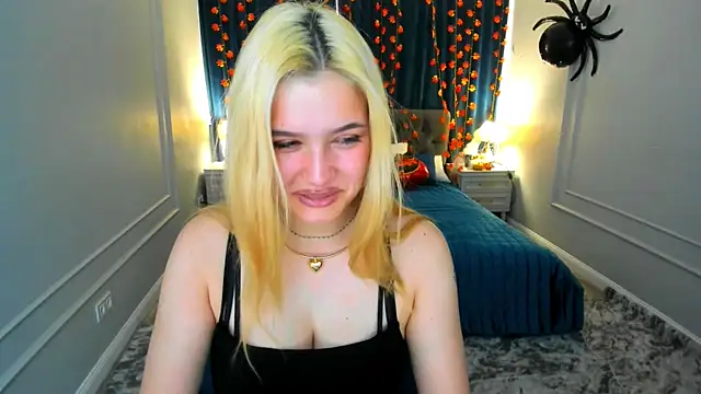 velvet skyee online show from October 21, 2025, 12:50 pm