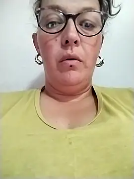 -saraqueen- online show from November 9, 2025, 7:34 pm