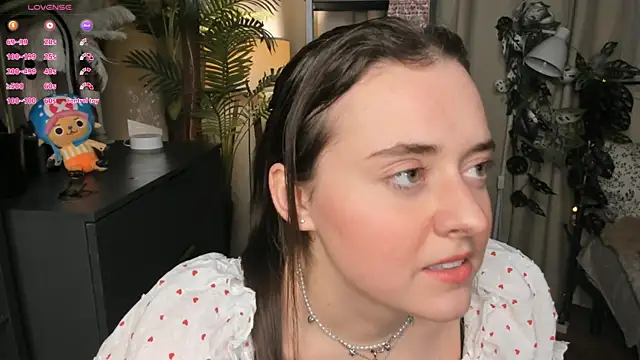 ThelmaJusto online show from April 2, 2026, 4:04 pm