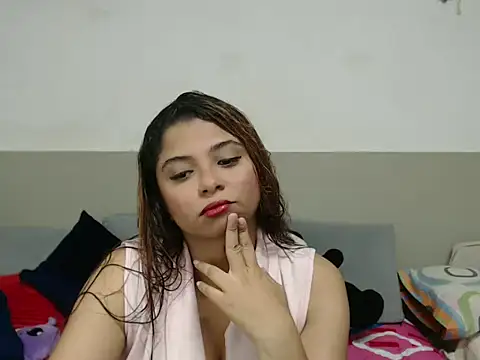 NicollGreen online show from October 8, 2025, 6:49 pm