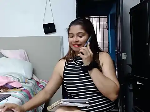 NicollGreen online show from November 3, 2025, 3:13 pm