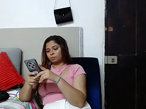 NicollGreen online show from November 11, 2025, 9:37 pm