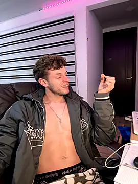 noah red online show from October 13, 2025, 5:51 am