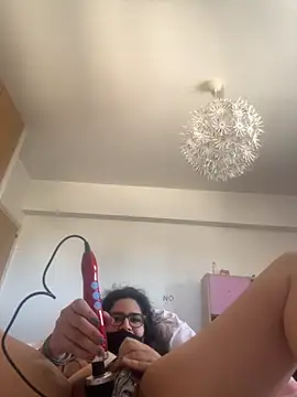 Snapshot of luciamaria01 chatting on October 15, 2025, 10:15 am luciamaria01 online show from October 15, 2025, 10:15 am