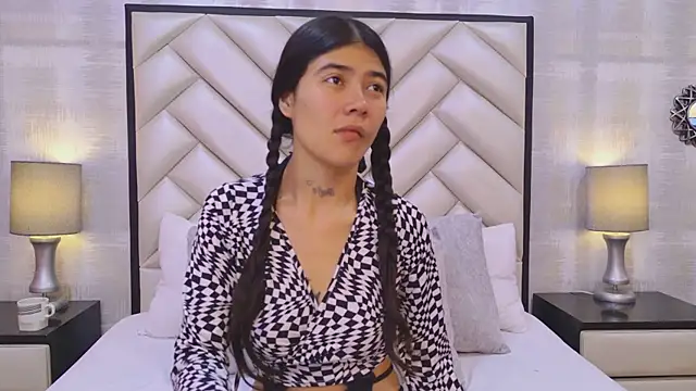 CristalShayy online show from February 25, 2026, 11:20 am