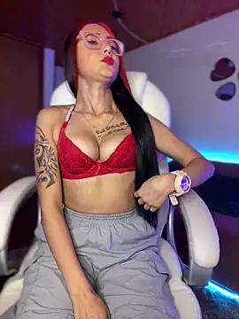 Snapshot of Sofiaa_pink chatting on October 6, 2025, 2:58 pm Sofiaa pink online show from October 6, 2025, 2:58 pm