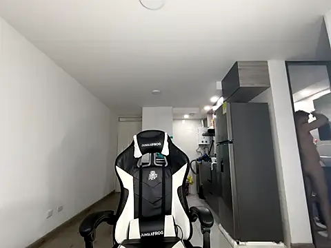 Snapshot of Nathan_Ryder chatting on October 31, 2025, 3:18 am Nathan Ryder online show from October 31, 2025, 3:18 am