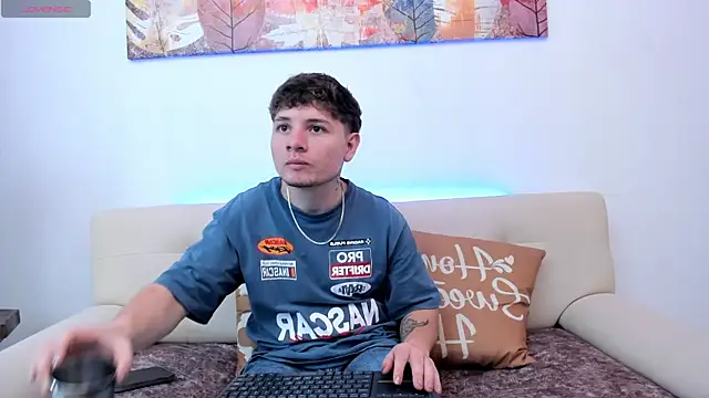 Leoo Miller online show from October 30, 2025, 8:20 pm