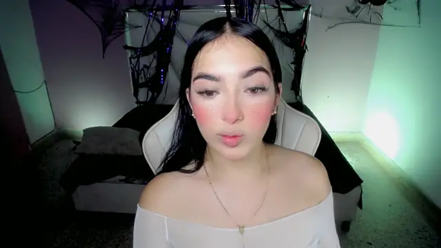 Snapshot of cielooo_ chatting on October 29, 2025, 8:21 pm cielooo online show from October 29, 2025, 8:21 pm