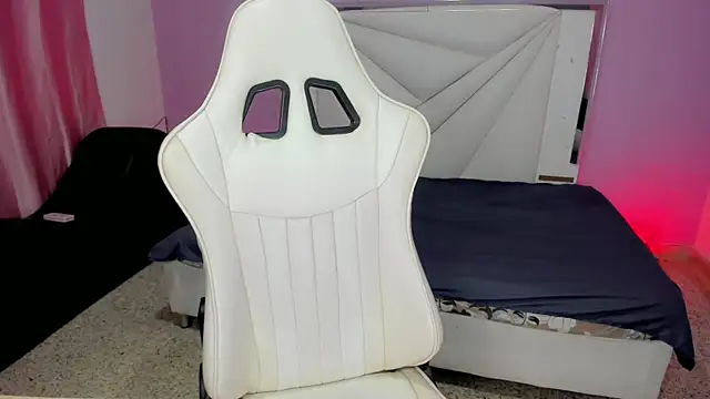 Snapshot of cielooo_ chatting on November 14, 2025, 8:40 pm cielooo online show from November 14, 2025, 8:40 pm