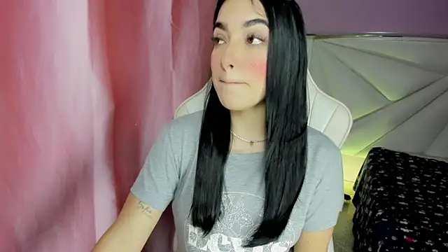 Snapshot of cielooo_ chatting on December 4, 2025, 8:28 pm cielooo online show from December 4, 2025, 8:28 pm