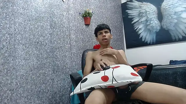 sexyboys cutex18 online show from October 20, 2025, 4:13 am