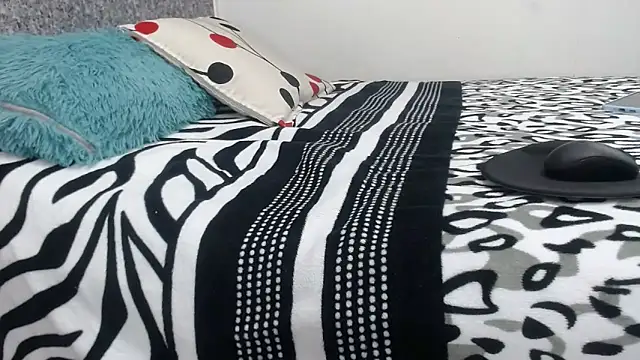 sexyboys cutex18 online show from November 19, 2025, 9:26 pm