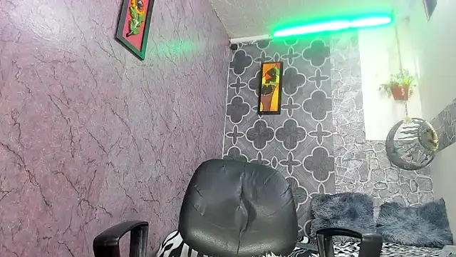 sexyboys cutex18 online show from February 2, 2026, 9:02 pm