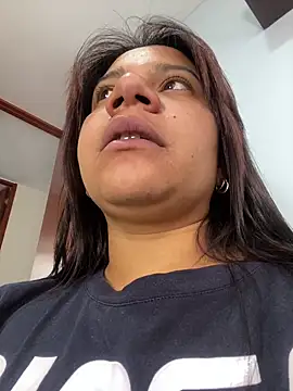 Stefany Bam online show from October 27, 2025, 8:13 pm