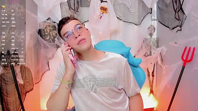 alex boyy online show from October 29, 2025, 6:09 pm