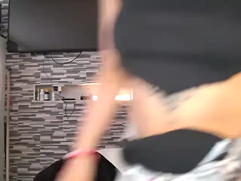 Carla Bennett   online show from October 7, 2025, 11:29 am