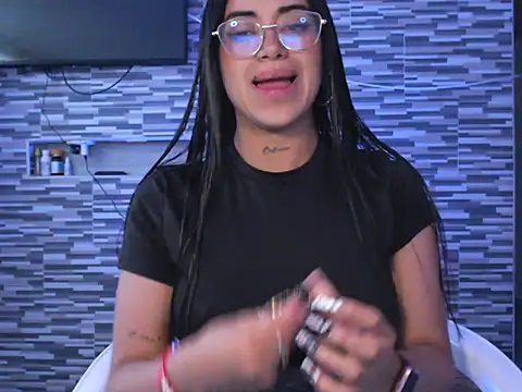 Carla Bennett   online show from October 23, 2025, 11:20 am