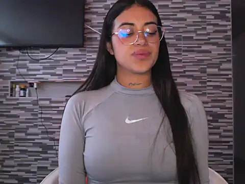 Carla Bennett   online show from October 28, 2025, 11:36 am